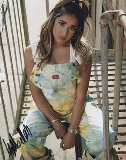 Izabellah Rae Diez autograph