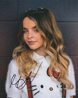 Sierrah Hudson autograph