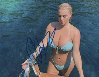 Chloe Michelle autograph