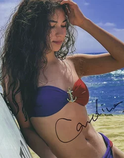 Carolina Rezende autograph