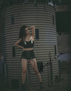 Carolina Rezende autograph