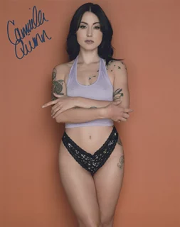 Camila Quinn autograph