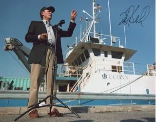 Robert Ballard autograph