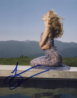 Laura Dern autograph