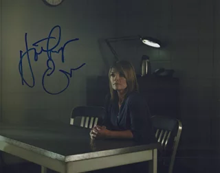 Kathryn Erbe autograph