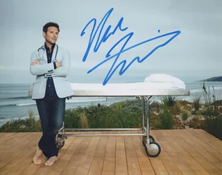 Mark Feuerstein autograph