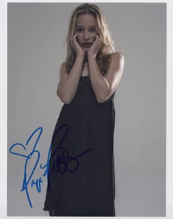 Piper Perabo autograph