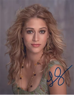 Lizzy Caplan autograph