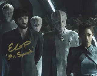 Ethan Peck autograph