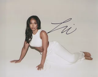 Lori Harvey autograph