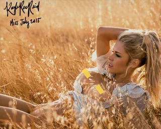 Kayla Rae Reid autograph