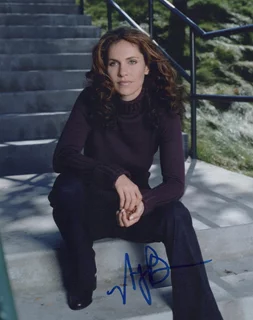 Amy Brenneman autograph