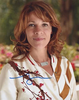 Lili Taylor autograph