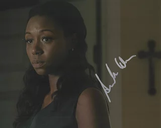 Amanda Warren autograph