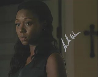 Amanda Warren autograph