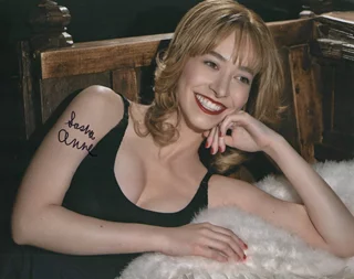 Sasha Anne autograph