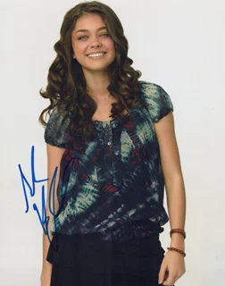 Sarah Hyland autograph