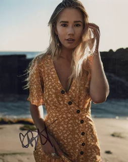 Carly Belle autograph
