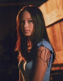 Kristin Kreuk autograph