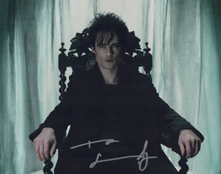 Tom Sturridge autograph