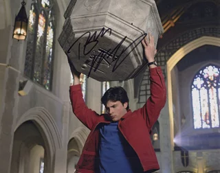 Tom Welling autograph