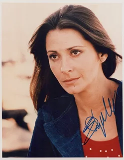 Elizabeth Ashley autograph