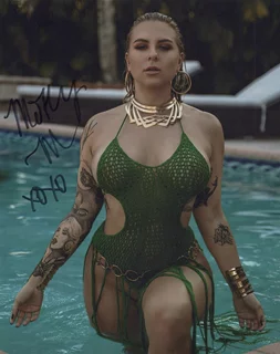 Motley Monroe autograph