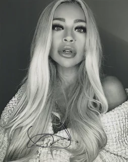 Lyddie Moringo autograph