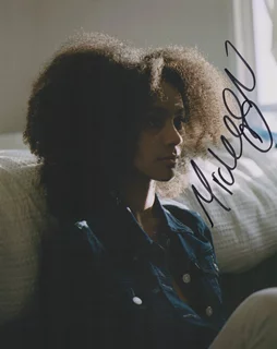 Michelle Nunez autograph