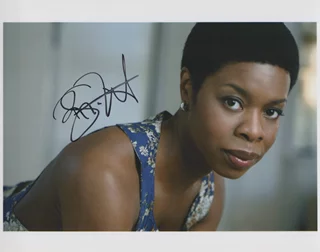Roslyn Ruff autograph