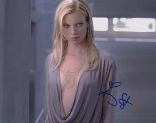 Amy Smart autograph