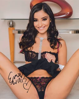 Emily Willis autograph