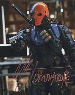 Manu Bennett autograph