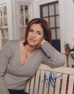 Amy Brenneman autograph