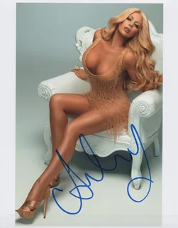 Aubrey O'Day autograph