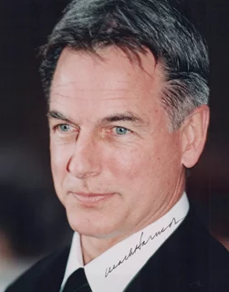 Mark Harmon autograph