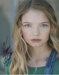 Shae Smolik autograph