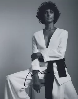 Poorna Jagannathan autograph