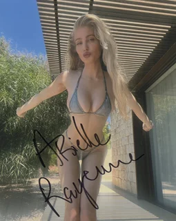 Arielle Raycene autograph