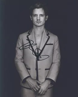Elijah Wood autograph