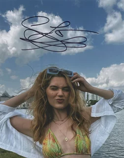 Serena Laurel autograph