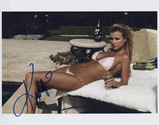 Joanna Krupa autograph