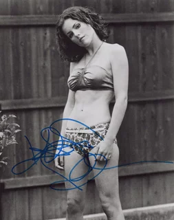 Kathleen Robertson autograph