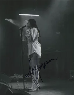 Alexis Hana autograph