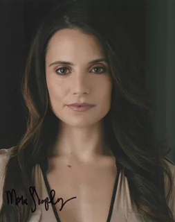 Maria Shapley autograph