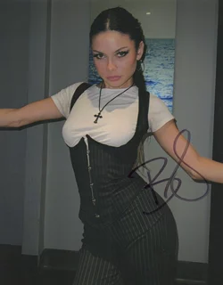 Bella Shepard autograph