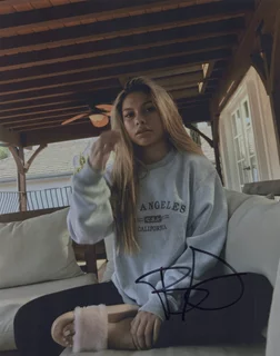 Bella Shepard autograph