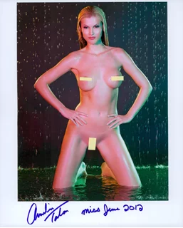 Amelia Talon autograph