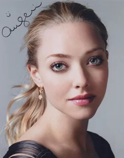 Amanda Seyfried autograph