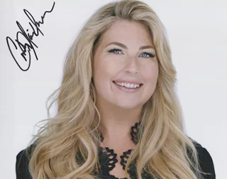 Courtney Warner autograph